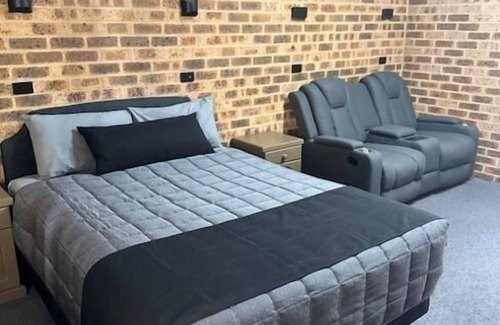 Coonabarabran Hotel | Clock Tower Motor Inn