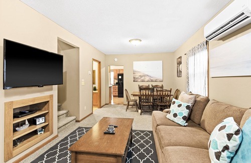 Superior Casa | ⚓️Close to Duluth! Close to Lake Superior! Whole house! Centrally located! ⚓️