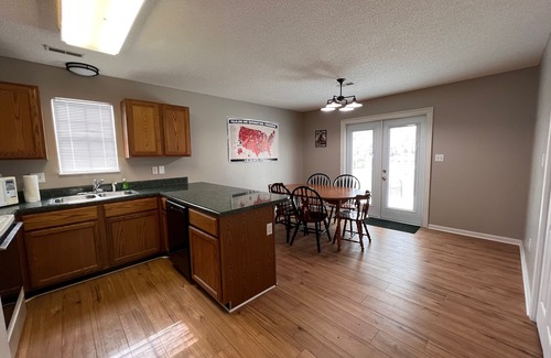 Pigeon Forge Cabaña | Close to Everything! Hot Tub Pool Bigfoot Bungalow