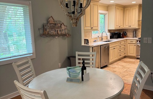 West Beach Cabaña | ¡La cabaña más cercana a la playa! Lujo informal ... recientemente actualizado para 2017