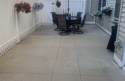 Port Chester Condominio | Closest VRBO to Capitol Theater in Portchester, NY