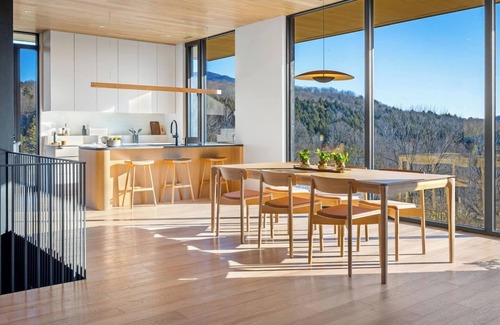 Brownsville Cabina | Cloudborne Cabin: 22 acres of luxury by Woodstock