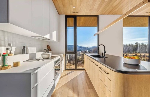 Brownsville Cabina | Cloudborne Cabin: 22 acres of luxury by Woodstock