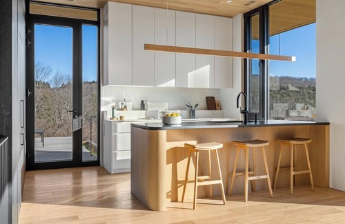 Brownsville Cabina | Cloudborne Cabin: 22 acres of luxury by Woodstock