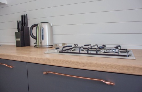 Pickering Cabina | Clover Family Glamping Pod | sleeps 4 - Gold Award winning