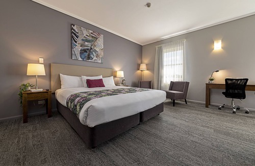 Warwick Hotel | Coachman's Inn Warwick