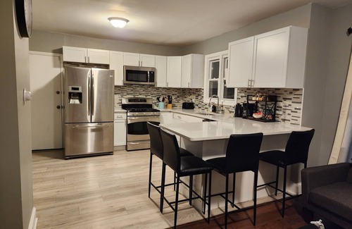 Bridgeport Apartamento | Coast Work and Rest Retreat Spacious 3-bedroom apartment, in fabulous Bridgeport