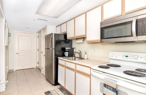 Crescent Beach Complejo | Coastal Beachfront Paradise! Resort Style Amenities With No Hidden Resort Fees!