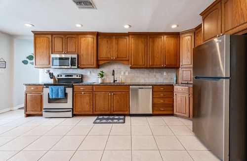 Lakeland Casa | Coastal Cabana in Lakeland with King Bed