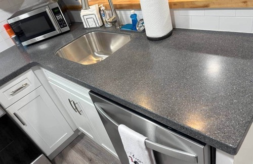 Erie Apartamento | Coastal Comforts - Fire pit