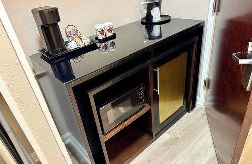 Loris Hotel | Coastal Comfort Hotel