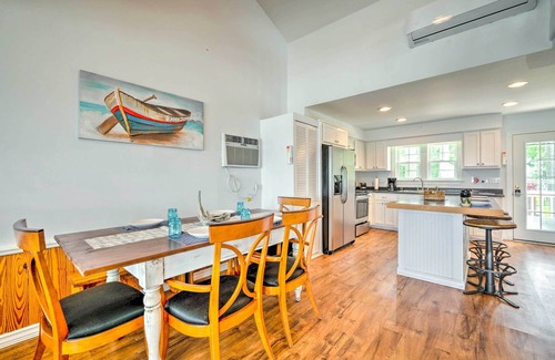Hobucken Casa | Coastal Escape: Bayfront Home w/ Dock & Views