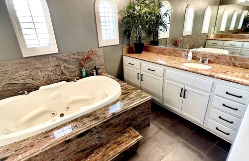 Oxnard Casa | Coastal Home - 5 Bedrooms Perfect Beach Getaway