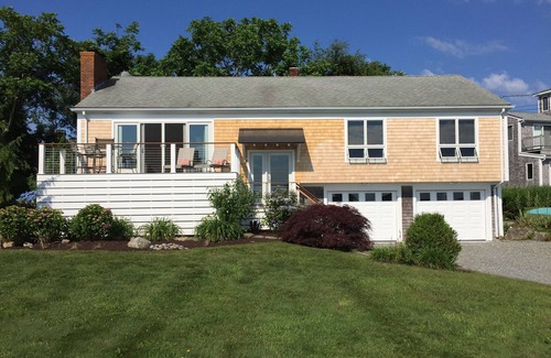 Little Compton Casa | Renovación moderna con vistas al océano y corta distancia a South Shore Beach