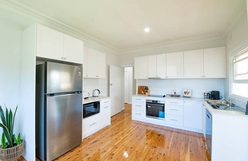 Dubbo Casa | Cobbora Cottage - Sleek & Stylish, Near Hospital