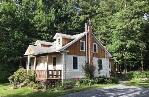 Coburn Casa | Coburn On the Creek está a 22 millas de PSU - Pesca / Senderismo / Tubing / Sleeps 12 /