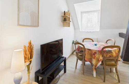 Mulhouse Apartamento | Cocon Jaune - Duplex 2e étage prox centre Mulhouse