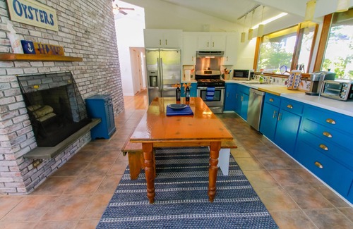 Damariscotta Casa | Coffee on your deck with a serene sunrise as you watch eagles soar