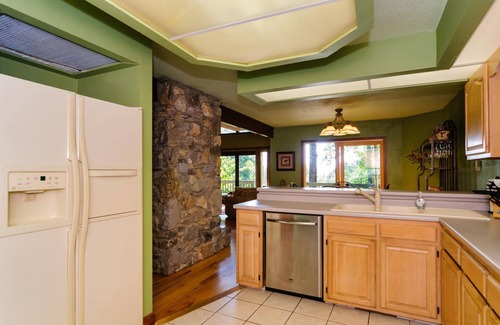 Fletcher Casa | Cold Moose Cabin- Conveniente para las atracciones del área de Asheville. Vistas a la montaña.