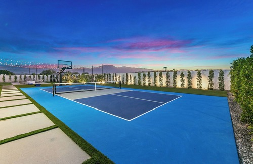 Indio Casa | Cold Plunge,Sauna,Waterslide,Pickleball,Volleyball,mini golf, EV