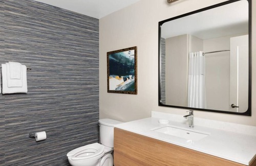 Fairlie-Poplar Historic District Hotel | College Football National Championship Weekend 2 nights at Club Wyndham Atlanta