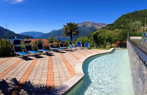 Vercana Apartamento | Collina Maurino Holiday Apartment with Pool