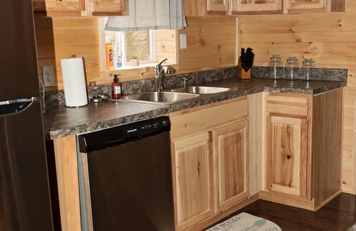 Paducah Cabina | Colonels' Cabin at Ramp 11 Retreat by Concord Sun