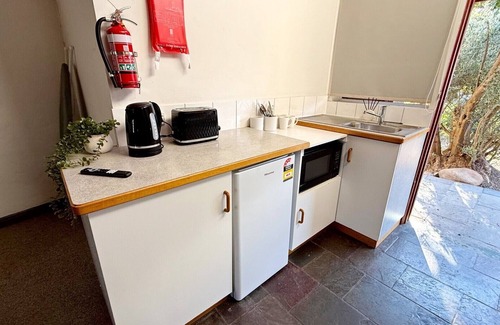 Omeo Hotel | Colonial Bank Motel