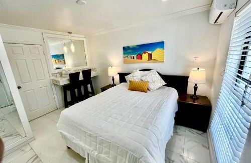 Nassau Hotel | Colony Club Inn & Suites