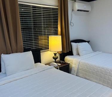 Nassau Hotel | Colony Club Inn & Suites