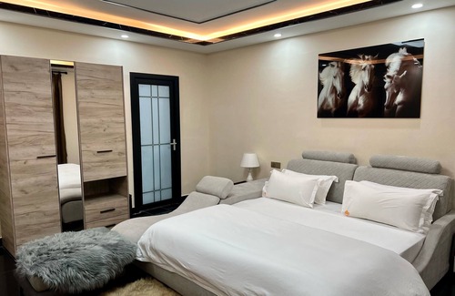 Monrovia Hotel | Colony Club Resort & casino
