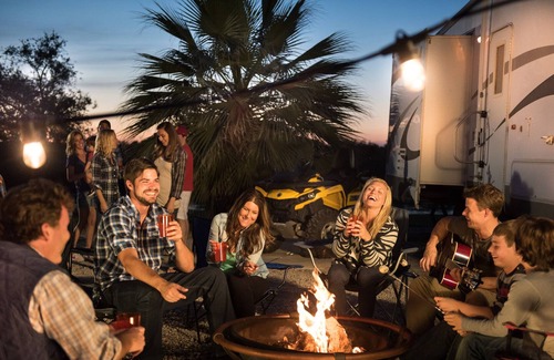 Ehrenberg Cabina | Alquiler de cabañas rústicas en el río Colorado para 6 personas