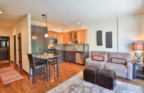 Hood River Hotel | Columbia Cliff Villas Hotel