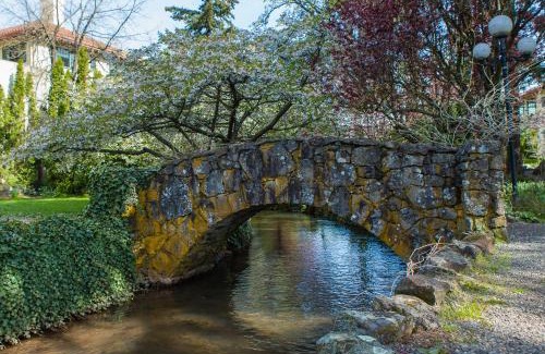 Hood River Hotel | Columbia Gorge Hotel & Spa