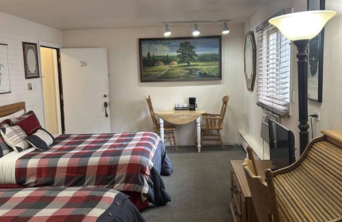 Idaho Springs Hotel | Columbine INN