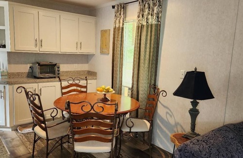 Gilford Casa | Come & enjoy beautiful Lake Winni! Concerts are within 5 min. Economy pricing