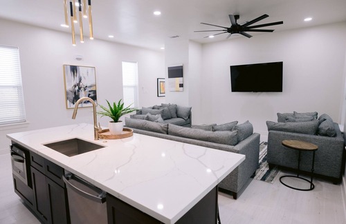 Tulane - Gravier Apartamento | Come See all What New Orleans has to offer Work and Play! near French quarters