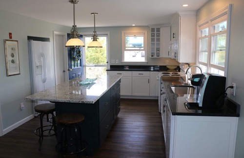 Sagamore Beach Cabaña | Recién renovado Sagamore Beach Cottage. A 2 minutos a pie de la playa privada.