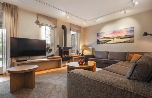 Nooitgedacht Casa | Comfort 18-person farmhouse in the holiday park Hof van Saksen