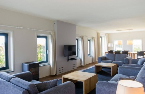 Nooitgedacht Casa | Comfort 8-person farmhouse in the holiday park Hof van Saksen