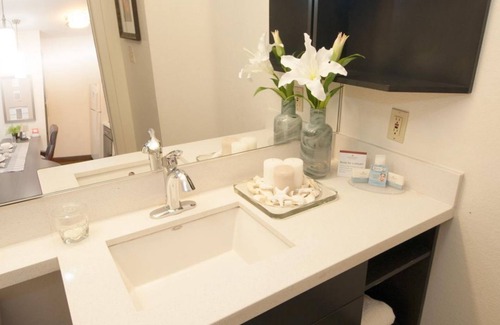 Anaheim Resort Complejo | Comfort and Convenience! Pet-friendly, Minutes to Great Wolf Lodge Water Park