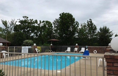 Cabot Casa | Comfort and Convenience! 2 Pet-friendly Units, Free Breakfast & Parking, Pool