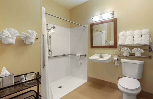 Pittsburg Hotel | Comfort Inn and Suites Pittsburg