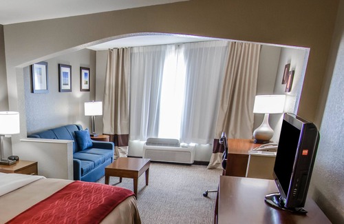 Pittsburg Hotel | Comfort Inn and Suites Pittsburg