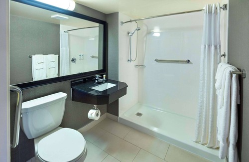 Moncton Hotel | Comfort Inn Magnetic Hill