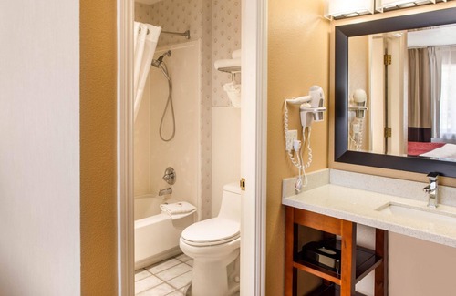 Weed Hotel | Comfort Inn Mount Shasta Area