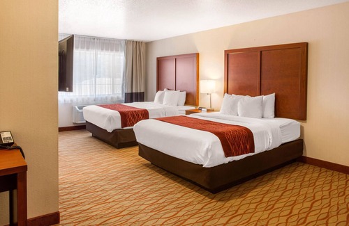 Weed Hotel | Comfort Inn Mount Shasta Area