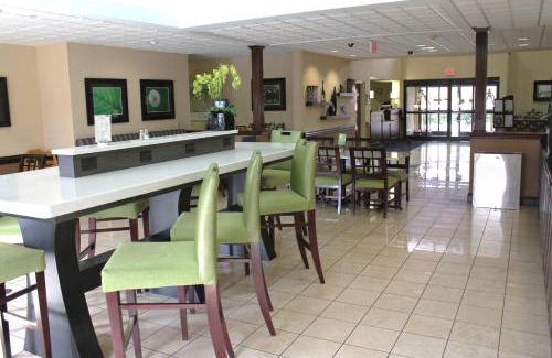 Asheboro Hotel | Comfort Inn & Suites Asheboro East