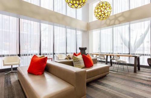 Downtown Baltimore Hotel | Comfort Inn & Suites Baltimore Inner Harbor