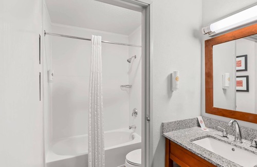 Bellevue Hotel | Comfort Inn & Suites Bellevue - Omaha Offutt AFB